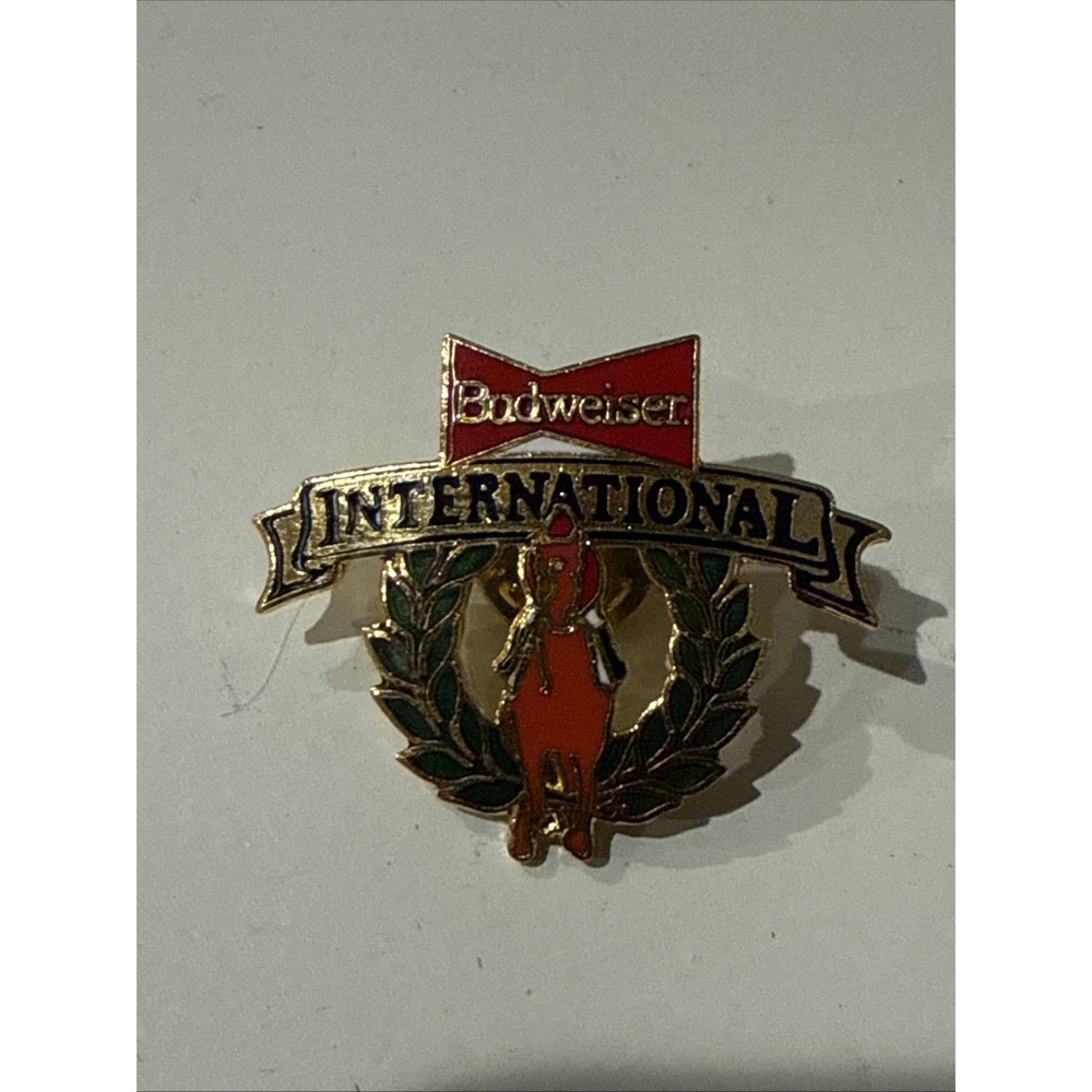 vintage Budweiser International lapel pin 1990s Collectable Racing Horse Pimlico